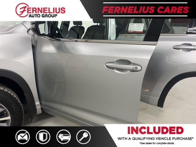 Used 2017 Toyota Highlander XLE w/ Carpet Mat Package AWD/4WD image 13