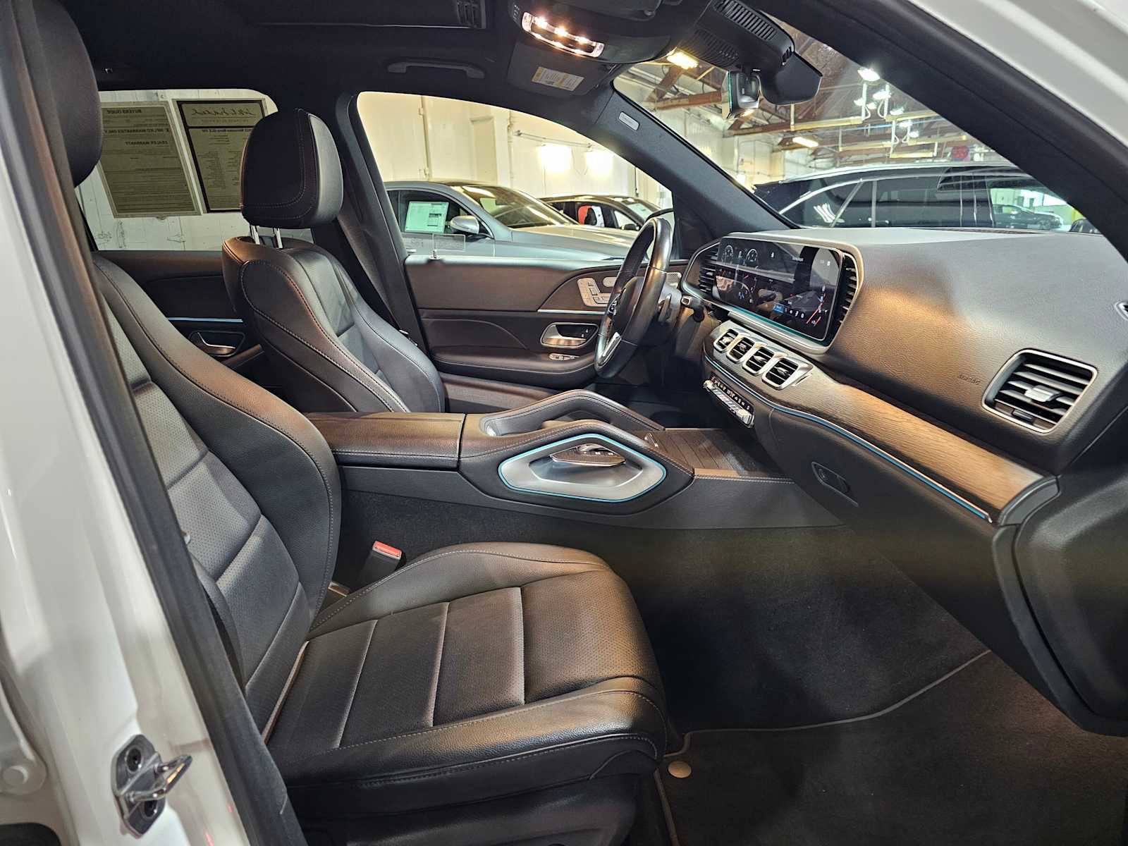 Used 2022 Mercedes-Benz GLE 350 w/ AMG Line Exterior image 11