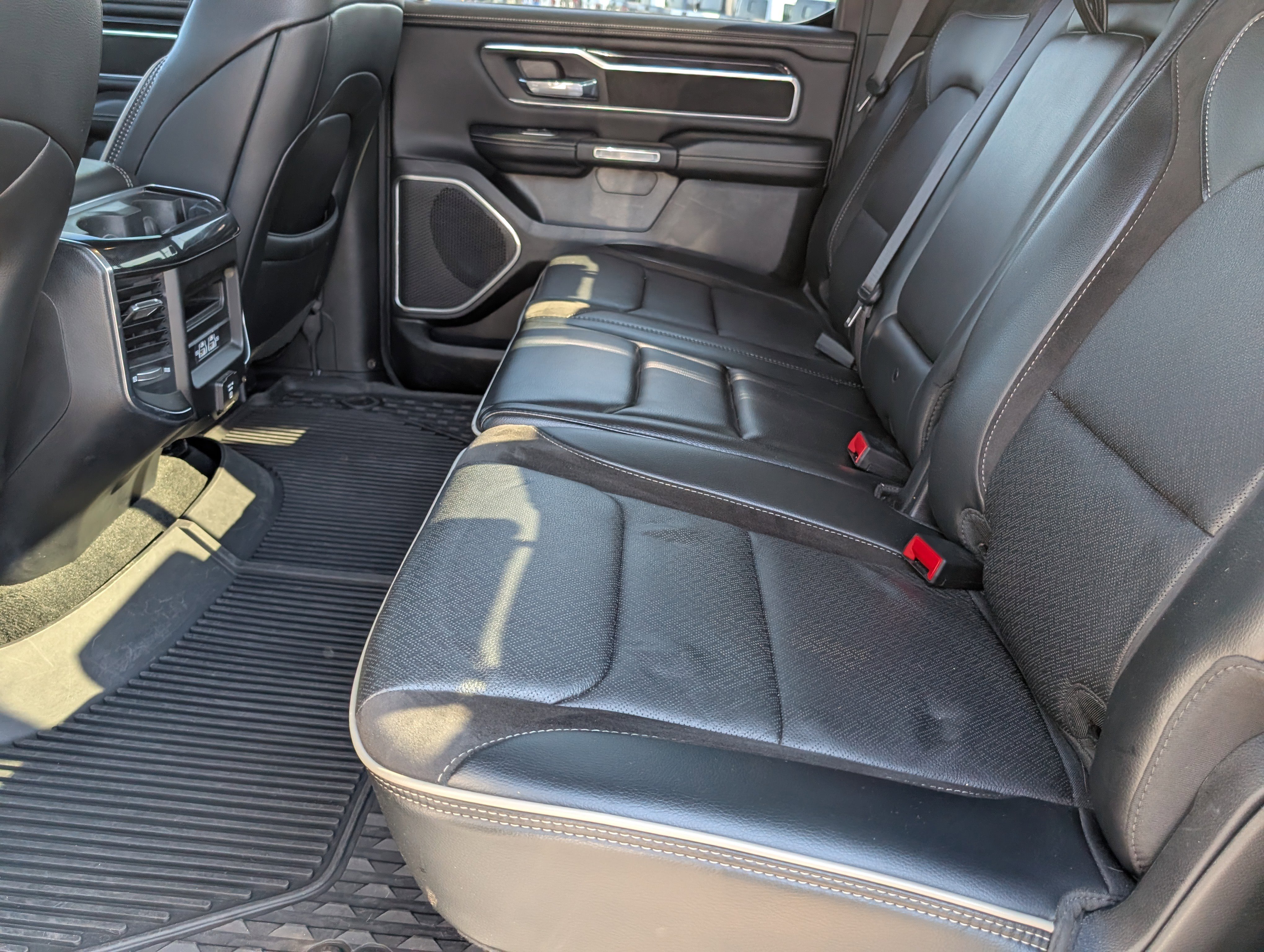 Used 2022 RAM 1500 Laramie w/ Sport Appearance Package image 16