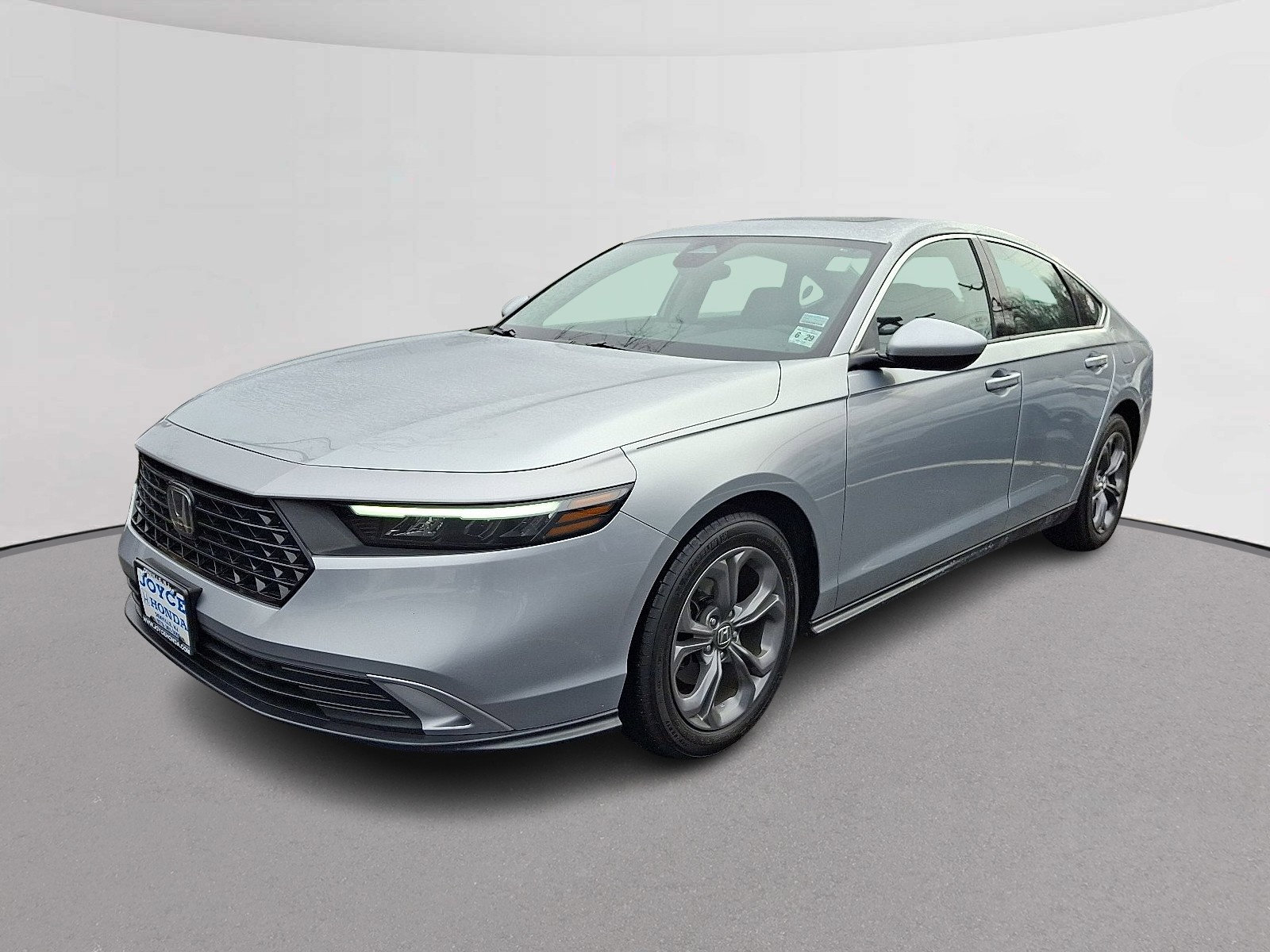 Used 2024 Honda Accord EX image 4