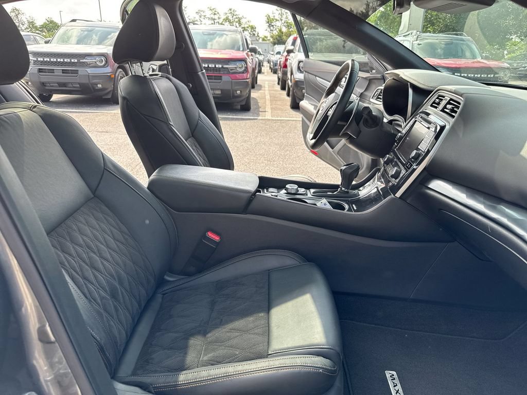 Used 2023 Nissan Maxima SR w/ Sport Mat Group FWD image 23