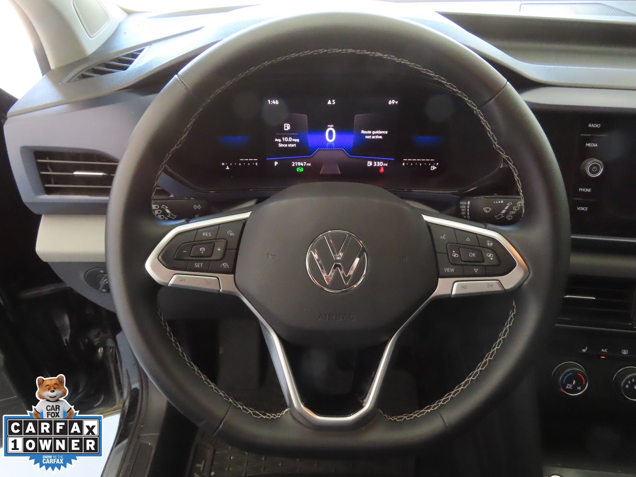 Certified 2022 Volkswagen Taos SE FWD image 17