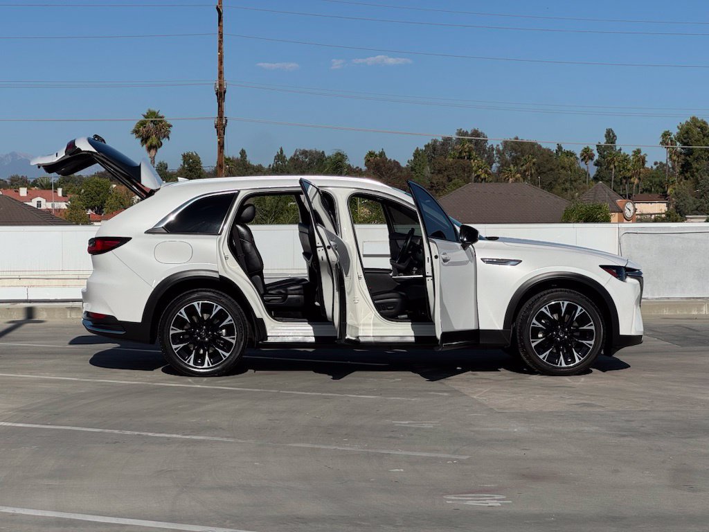 Used 2024 MAZDA CX-90 Plug-In Hybrid w/ Premium Plus AWD/4WD image 29