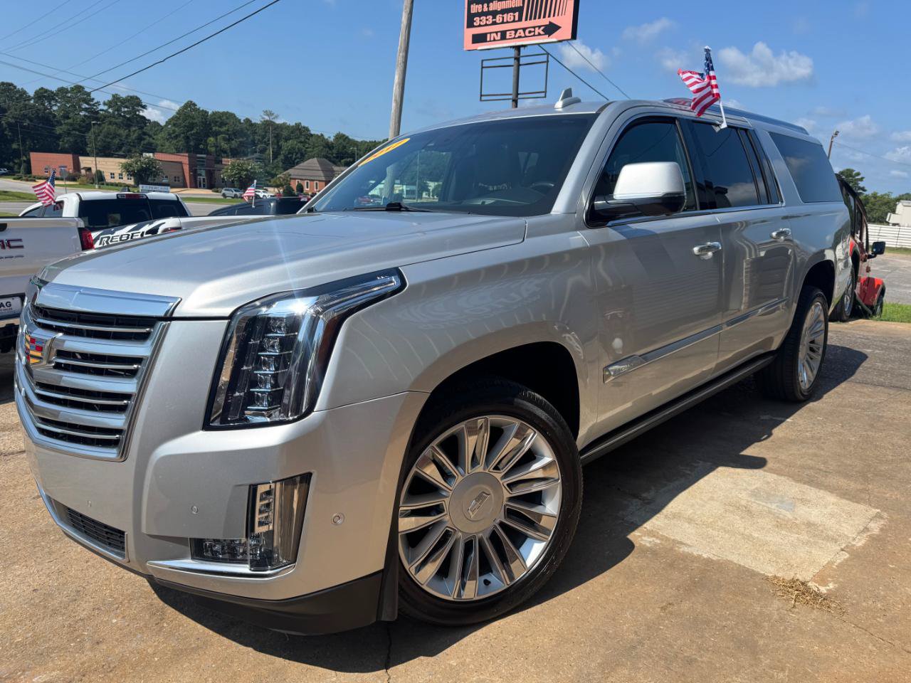 Used 2017 Cadillac Escalade ESV Platinum AWD/4WD image 5