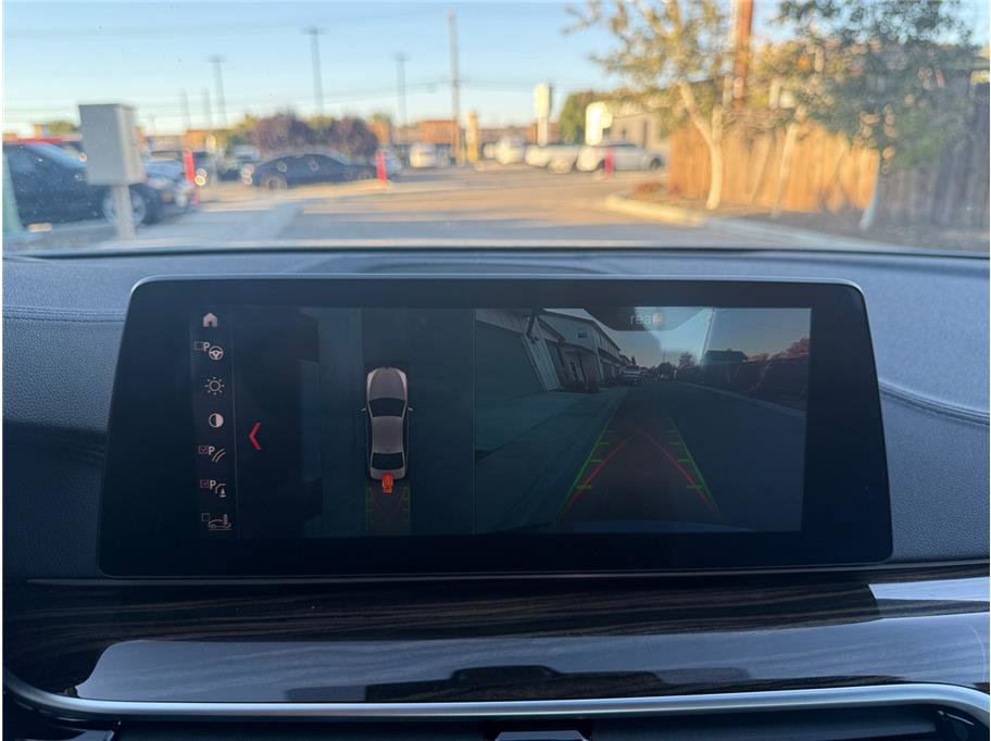 Used 2019 BMW M550i xDrive image 17