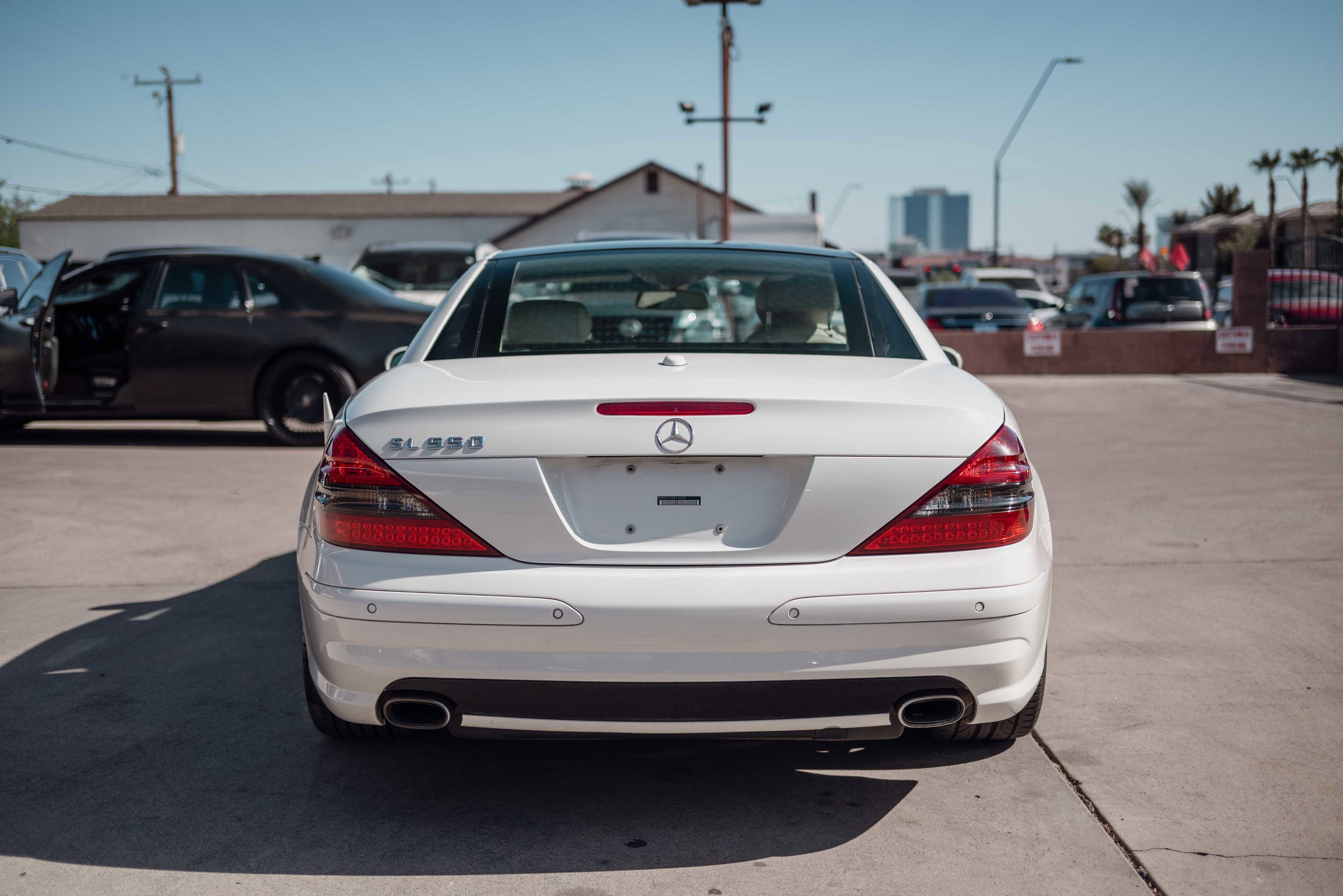 Used 2008 Mercedes-Benz SL 550 w/ P1 Pkg image 5