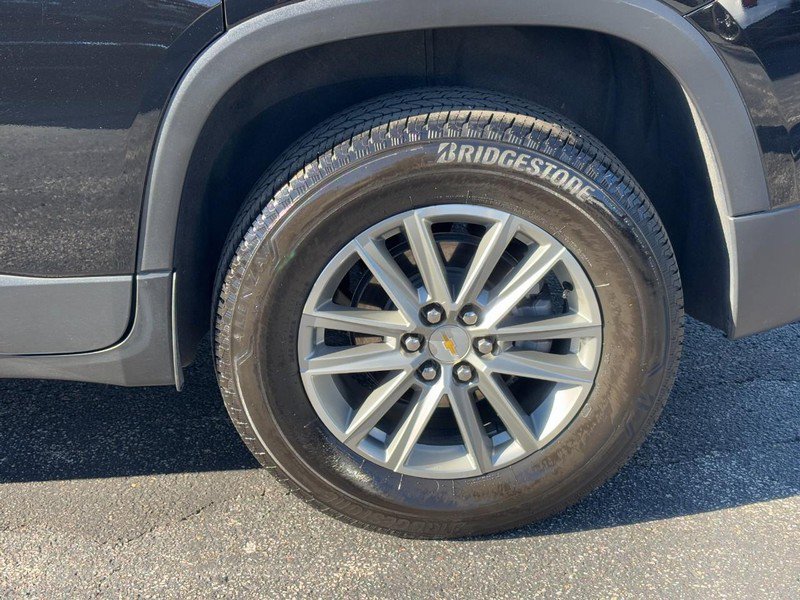 Used 2023 Chevrolet Traverse LT w/ LPO, Floor Liner Package image 9