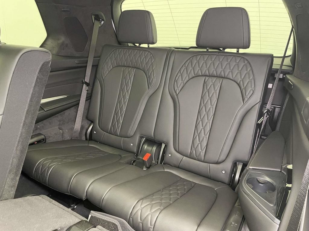New 2027 BMW X7 M60i AWD/4WD image 17