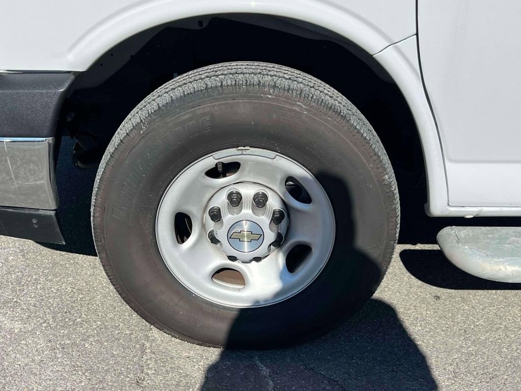 Used 2024 Chevrolet Express 2500 w/ Driver Convenience Package RWD image 9