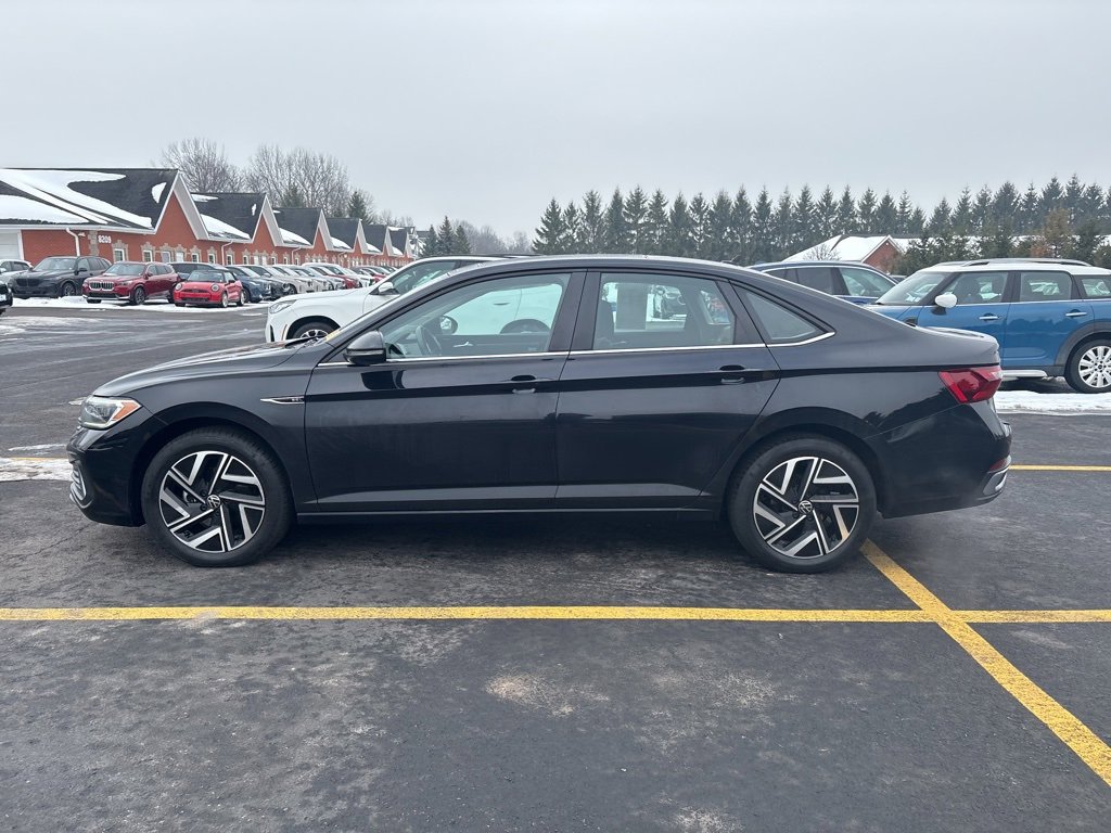 Used 2023 Volkswagen Jetta SEL image 8