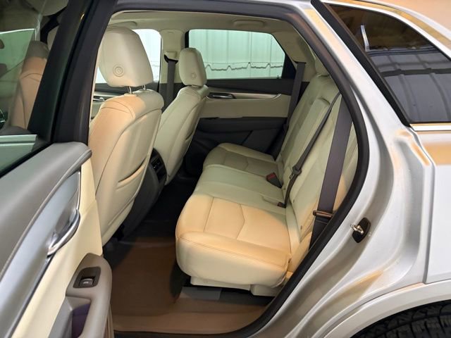 Used 2018 Cadillac XT5 Luxury w/ Driver Awareness Package AWD/4WD image 16