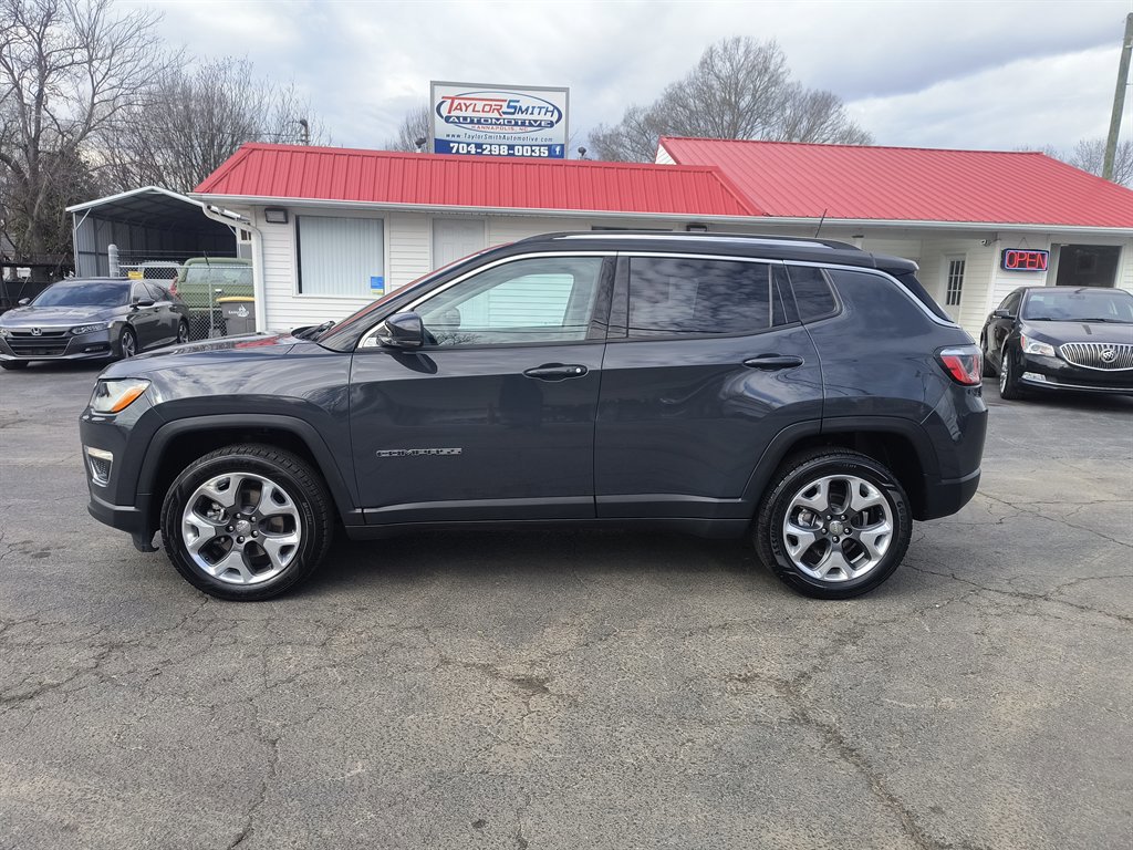 Used 2018 Jeep Compass Limited AWD/4WD image 2