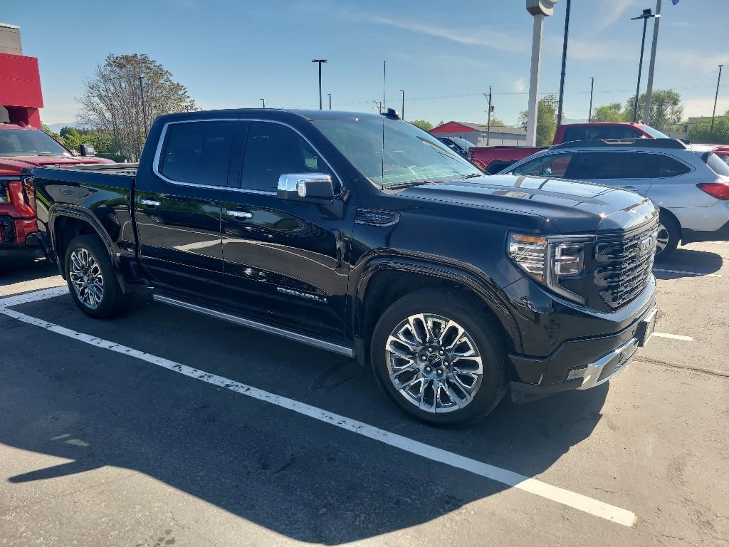 Used 2023 GMC Sierra 1500 Denali Ultimate AWD/4WD image 1