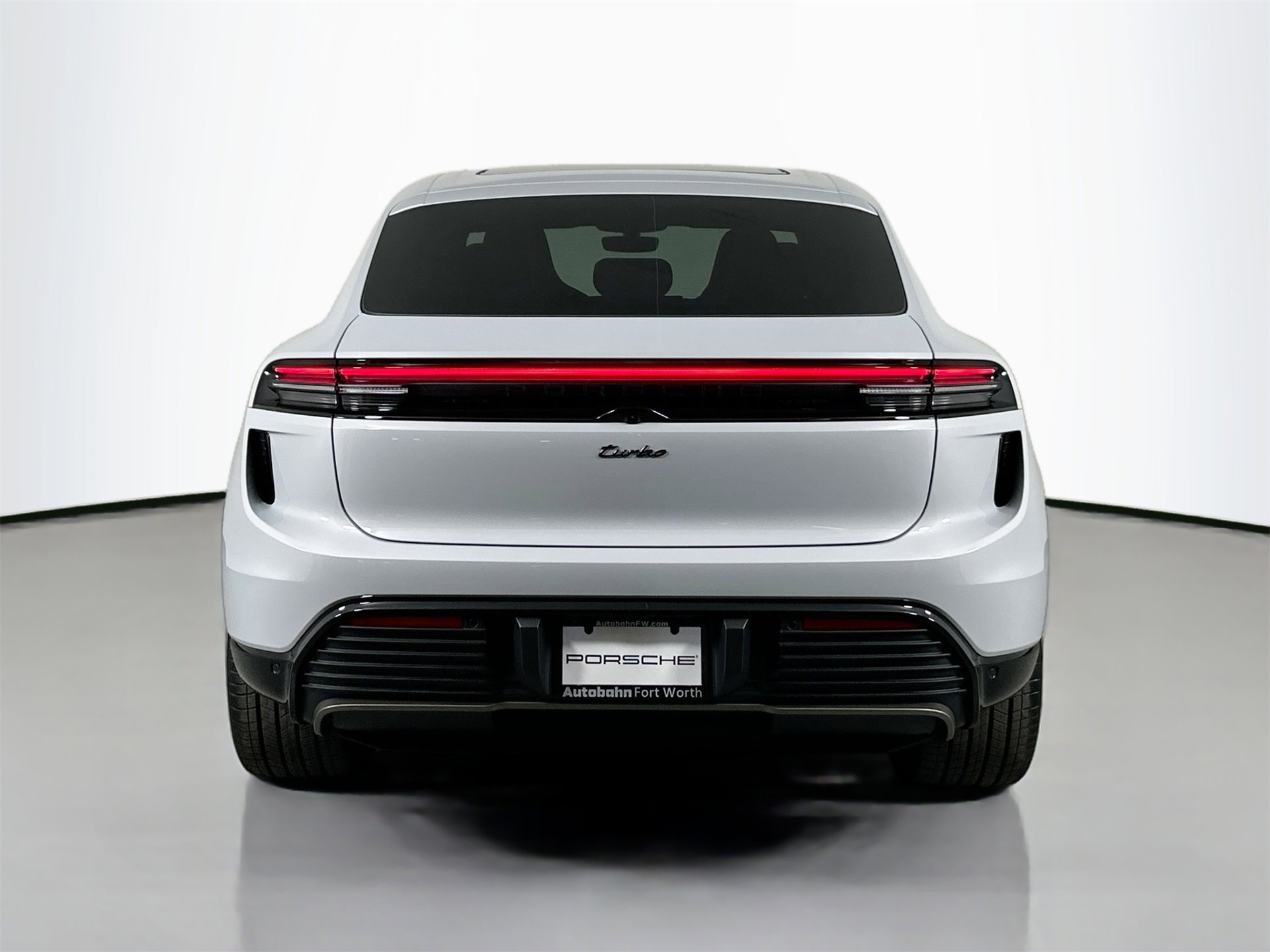 Certified 2025 Porsche Macan Turbo Electric image 6