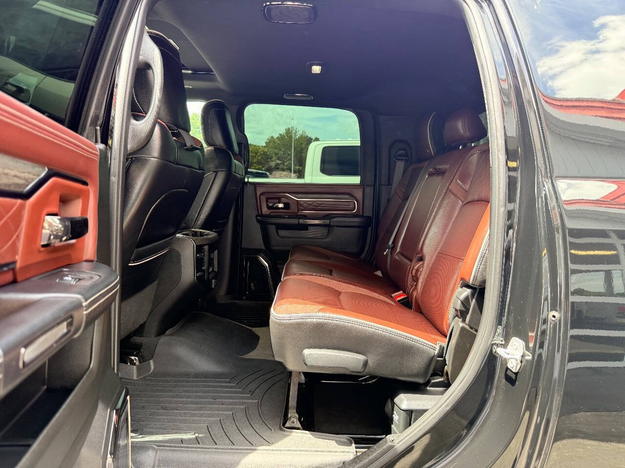 Used 2025 RAM 2500 Limited AWD/4WD image 38