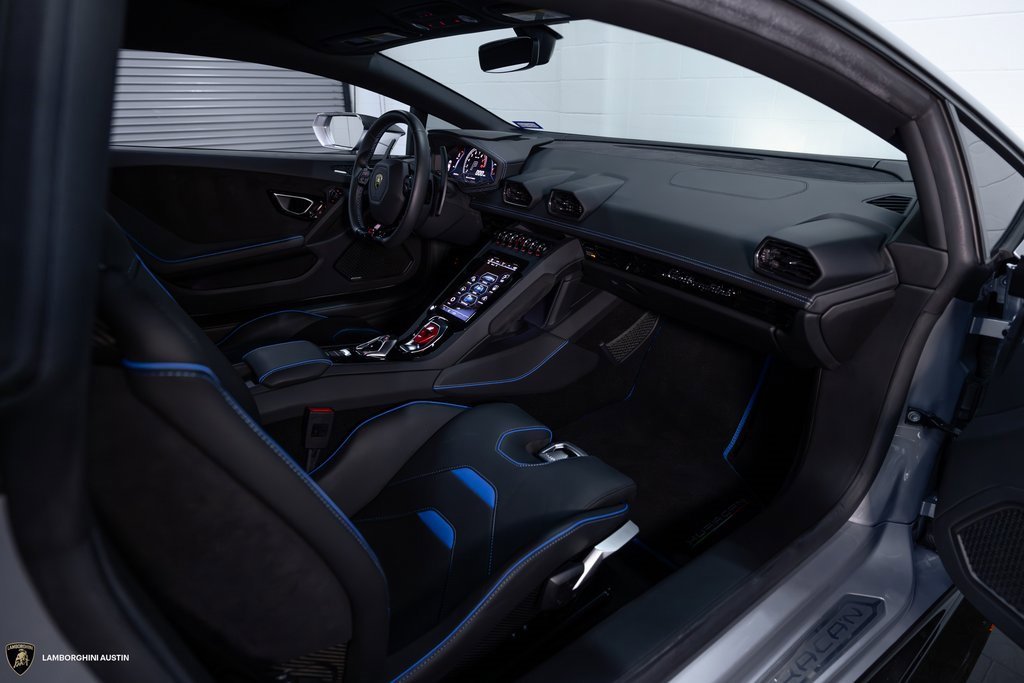 Used 2021 Lamborghini Huracan EVO image 40