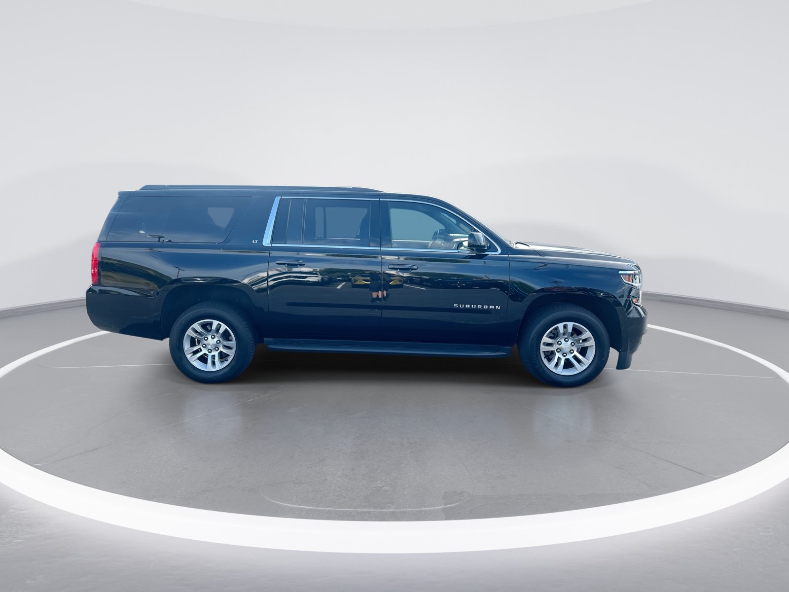 Used 2018 Chevrolet Suburban LT AWD/4WD image 10