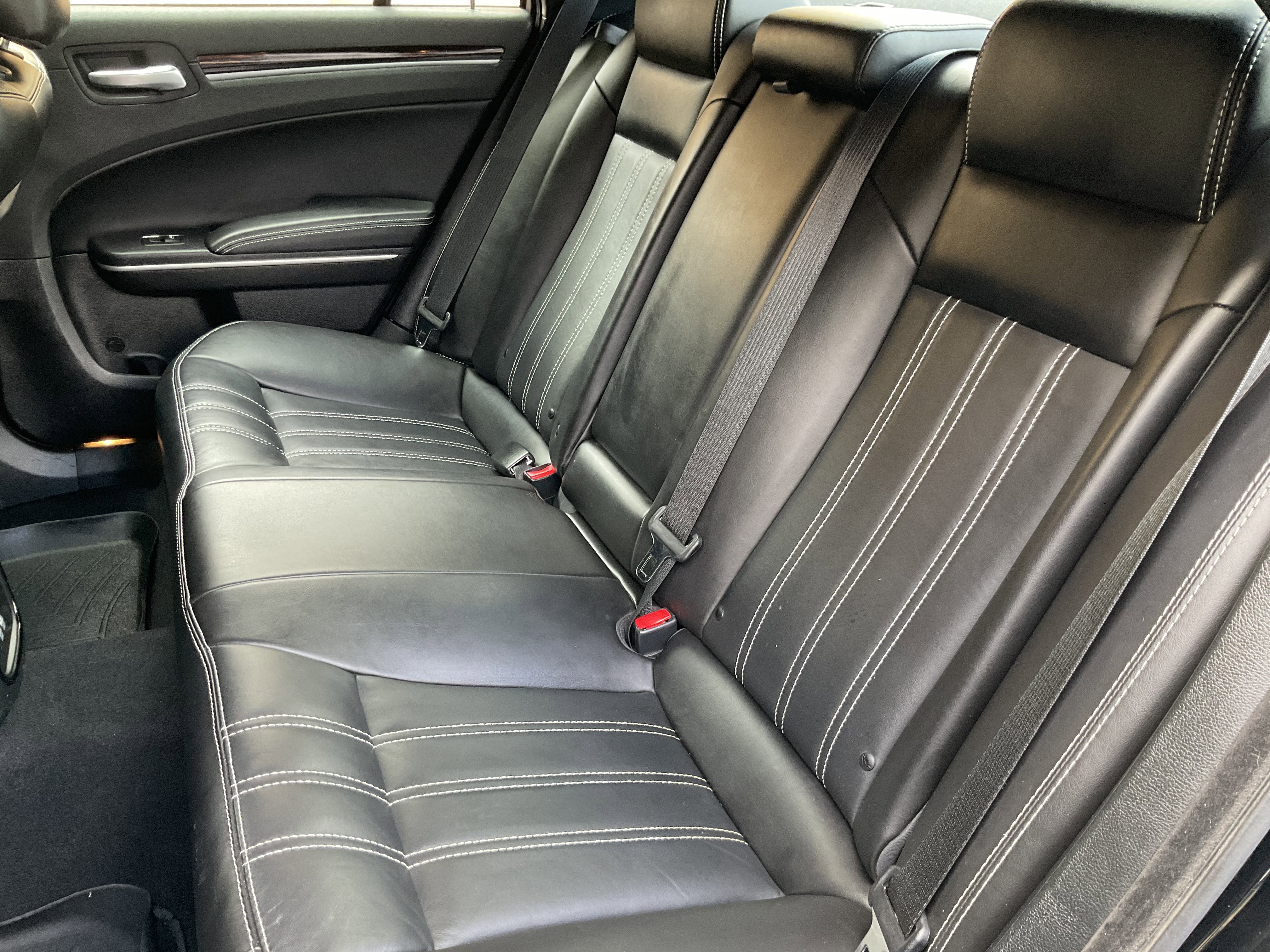 Used 2019 Chrysler 300 S AWD/4WD image 33