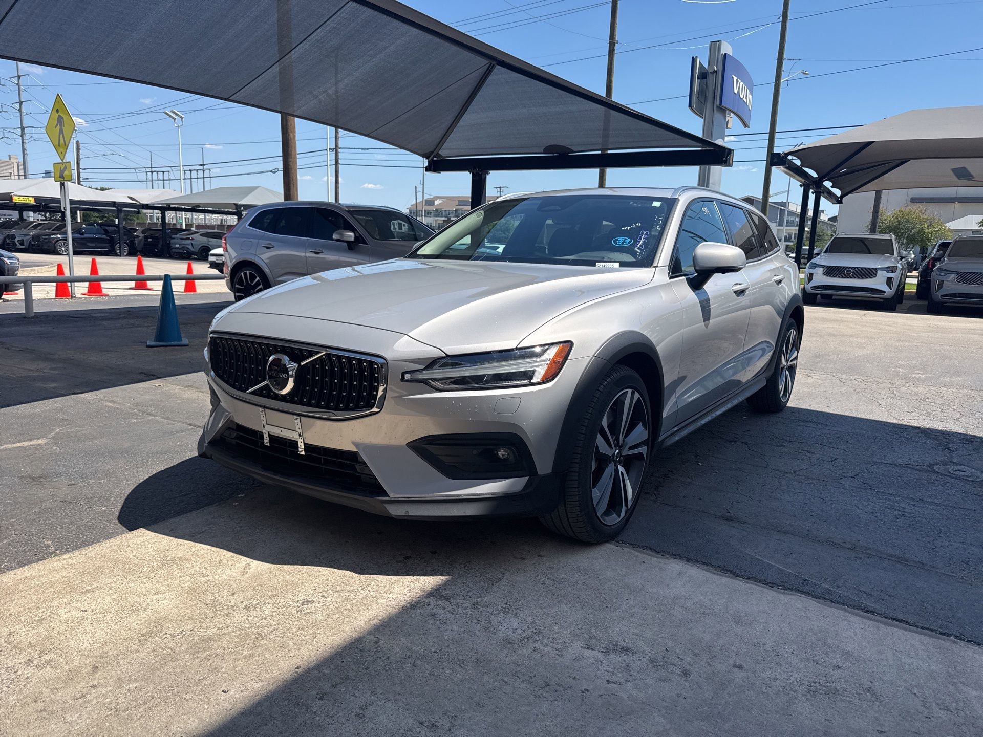 Used 2025 Volvo V60 B5 Cross Country Plus