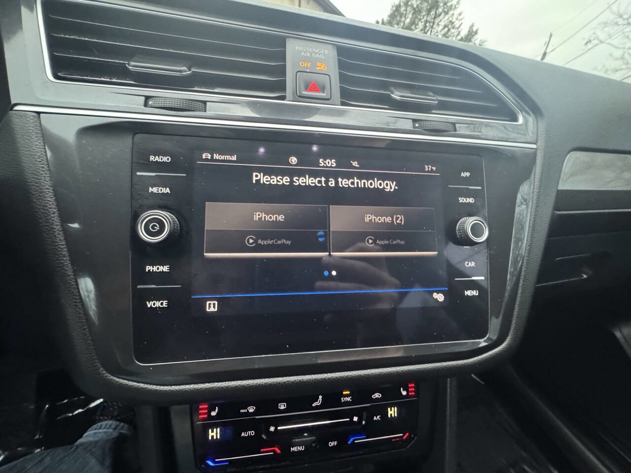 Used 2024 Volkswagen Tiguan SE image 27