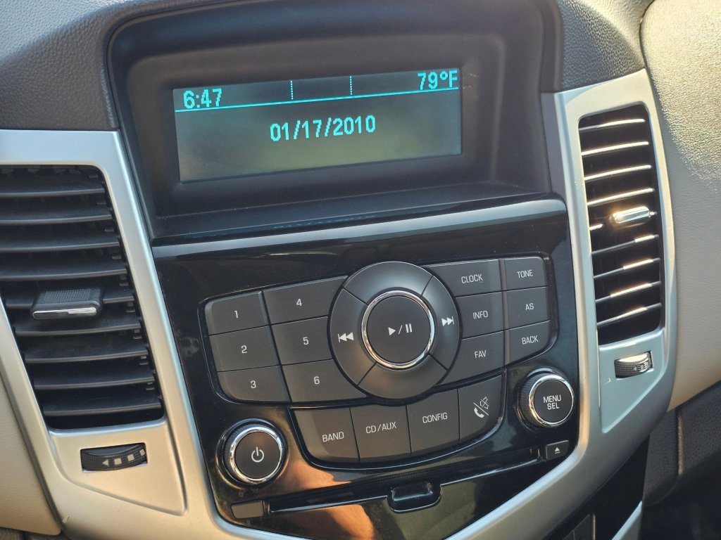 Used 2015 Chevrolet Cruze LS image 7