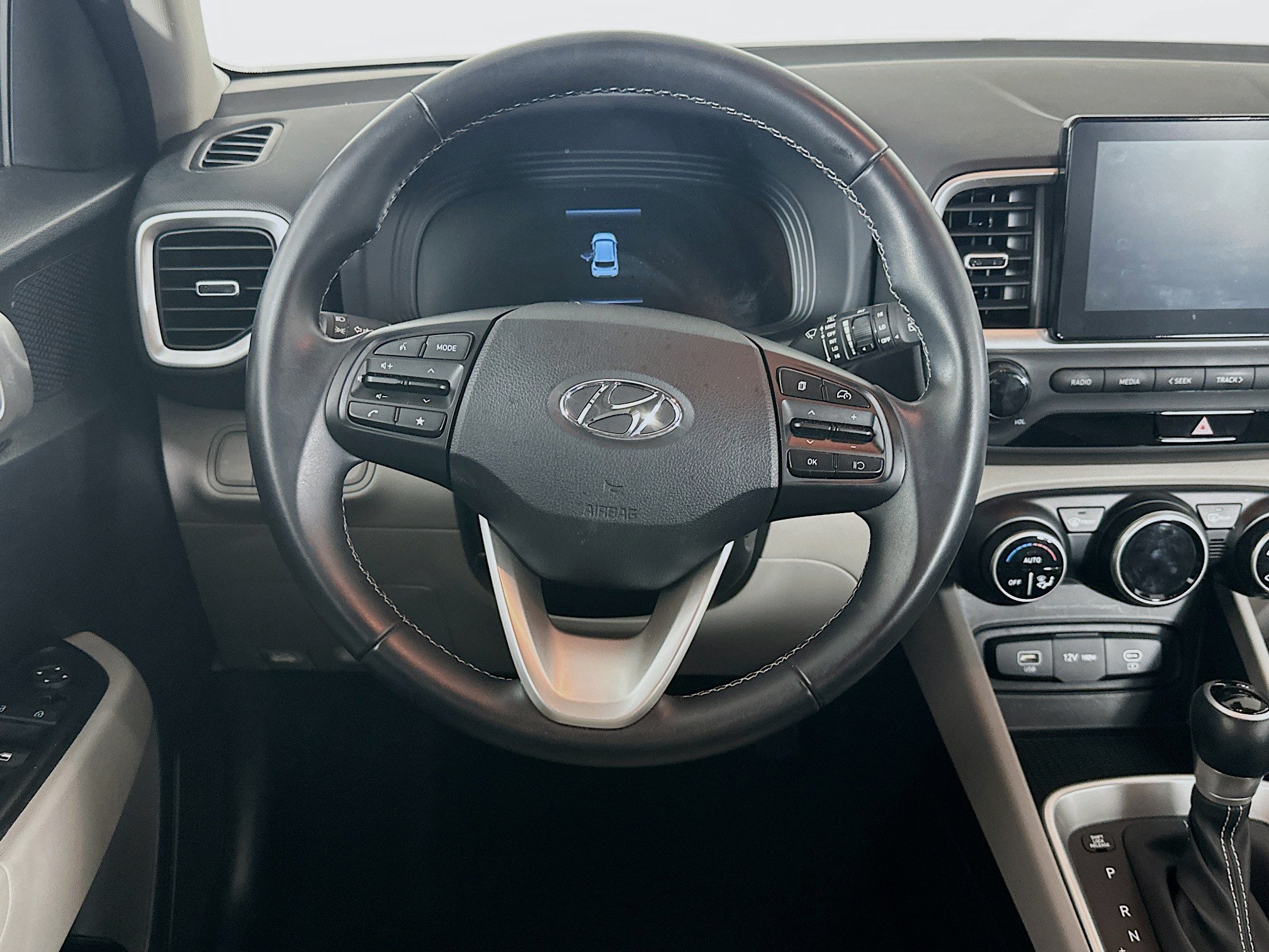 Used 2023 Hyundai Venue SEL FWD image 18