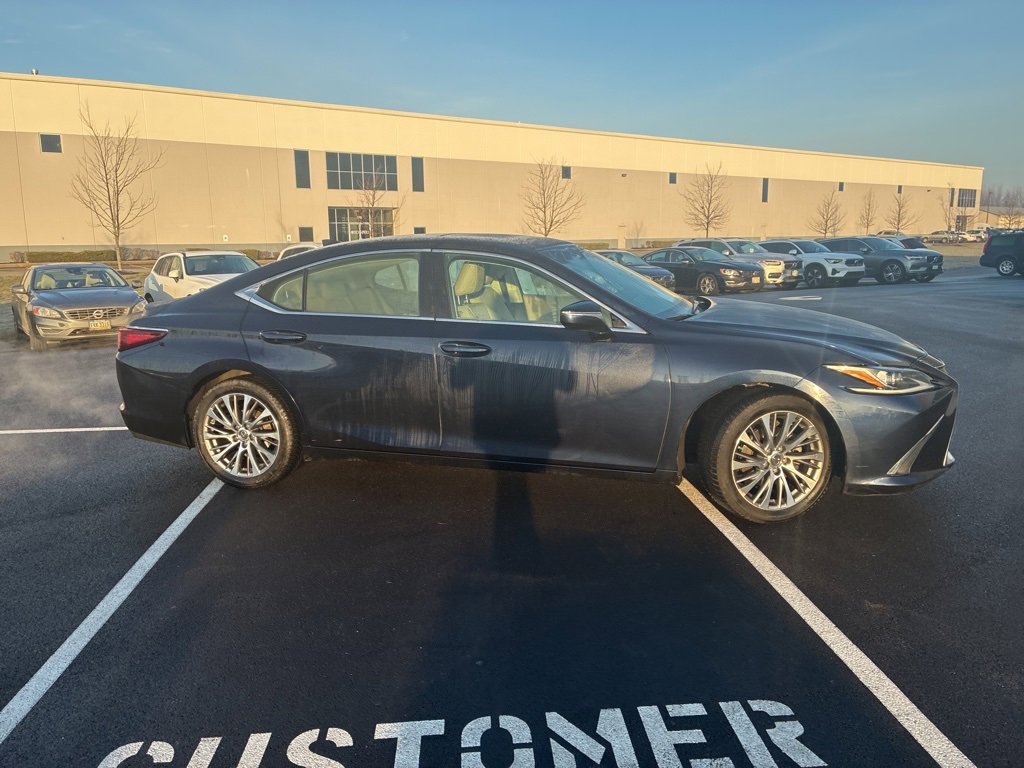 Used 2020 Lexus ES 350 w/ Premium Package image 2