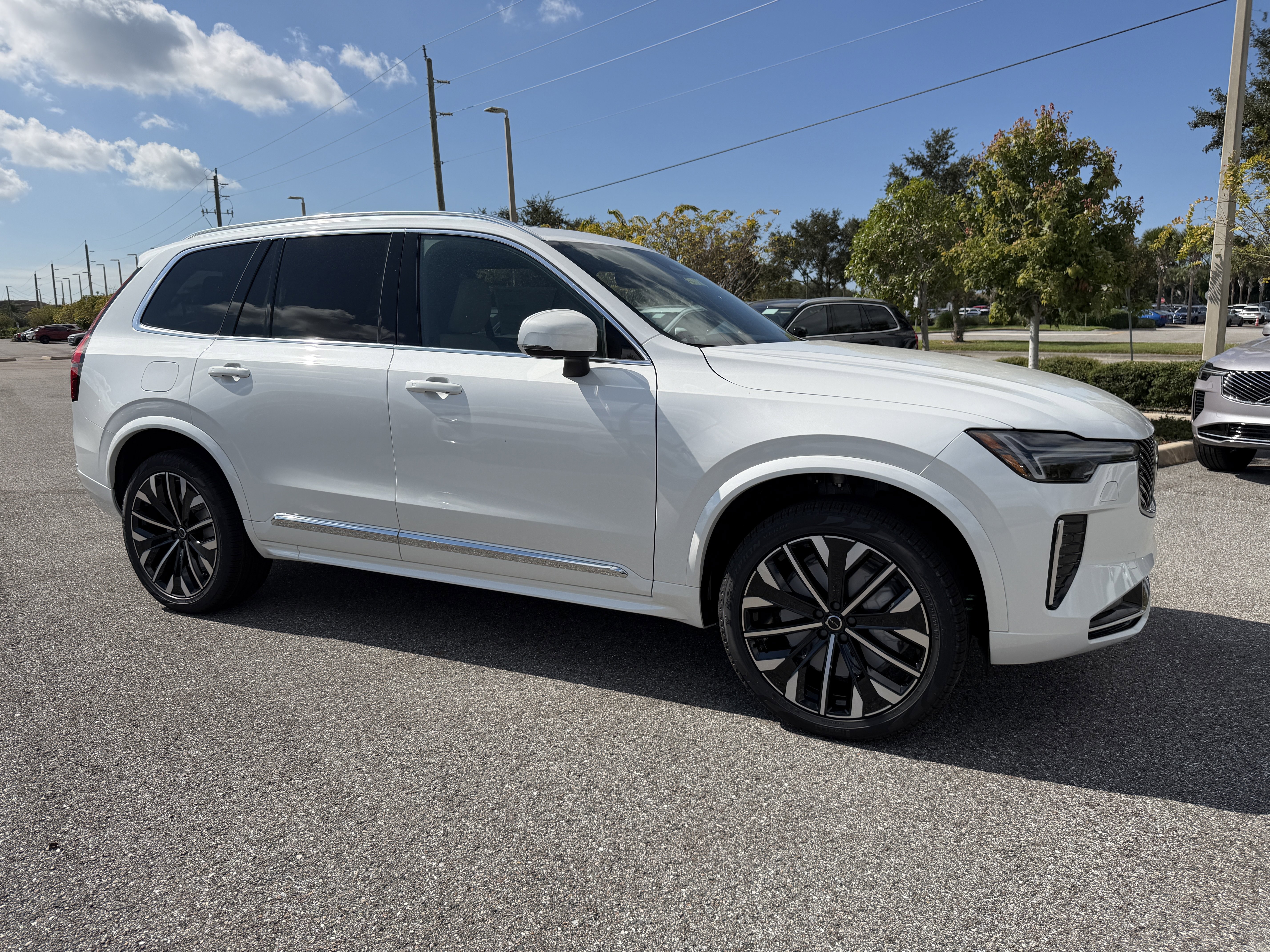 New 2026 Volvo XC90 B5 Core w/ Protection Package image 1