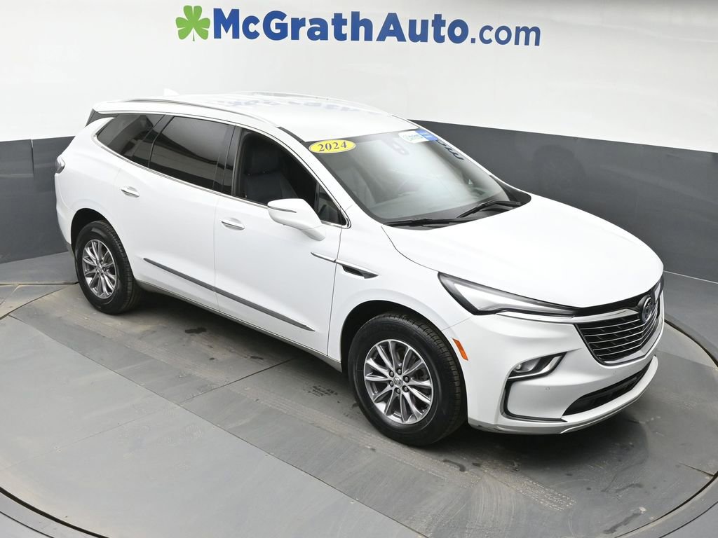 Used 2024 Buick Enclave Premium image 3