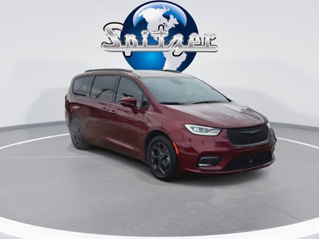 Used 2021 Chrysler Pacifica Touring-L w/ S Appearance Package image 3
