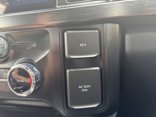 Used 2024 Ford F350 Lariat image 22