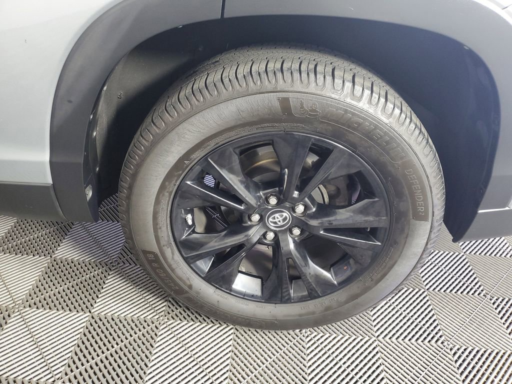 Used 2019 Toyota Highlander XLE image 32