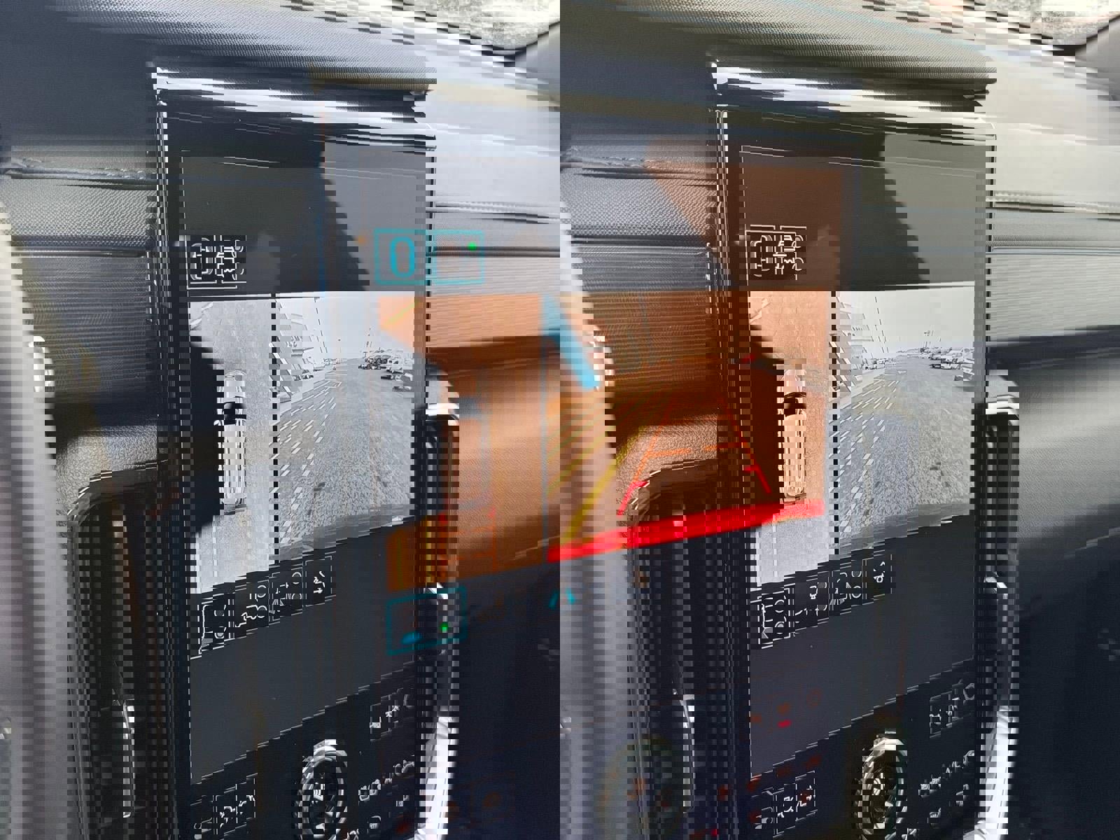 Used 2025 GMC Acadia AT4 w/ Super Cruise Package image 16