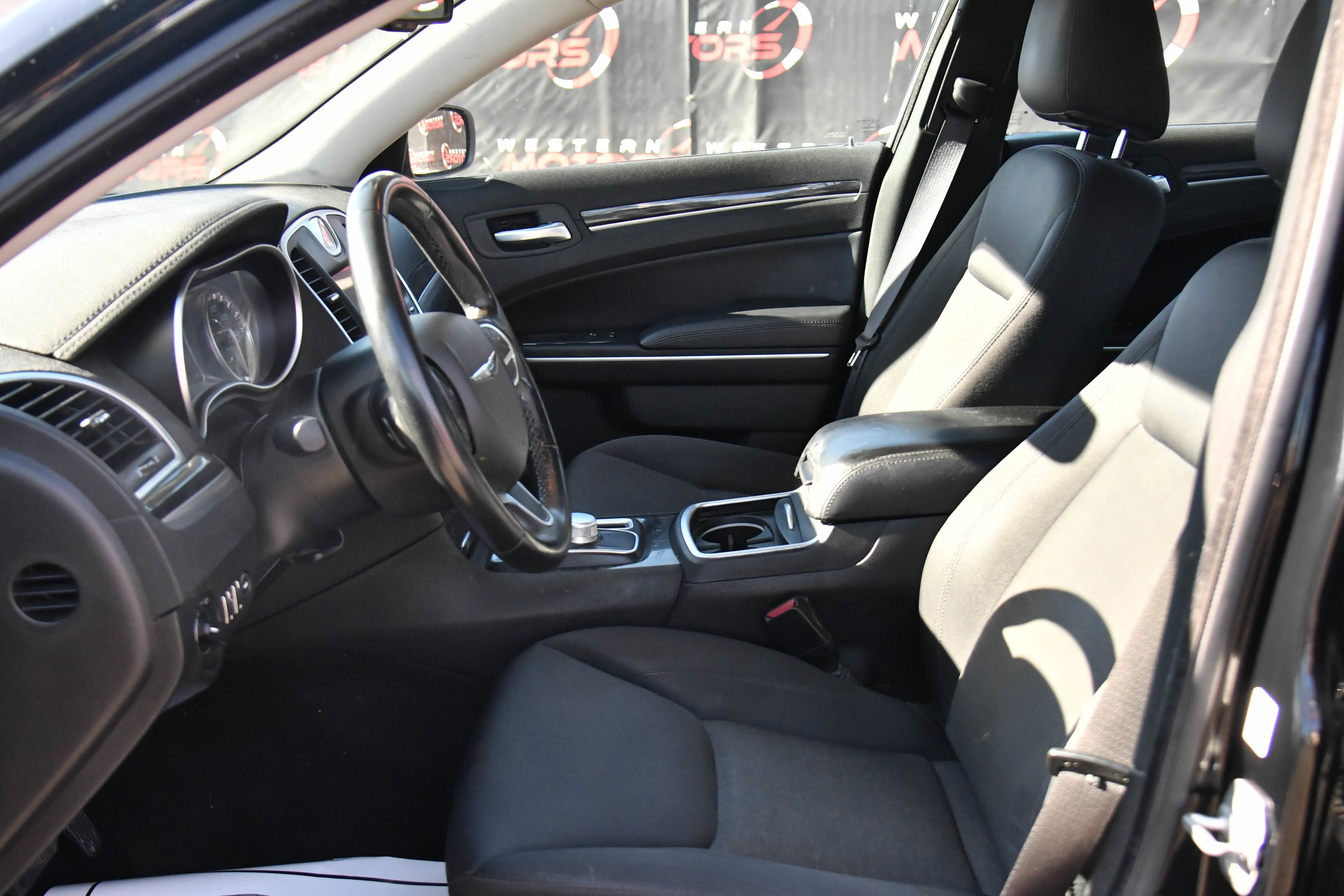 Used 2022 Chrysler 300 Touring w/ Sport Appearance Package image 17