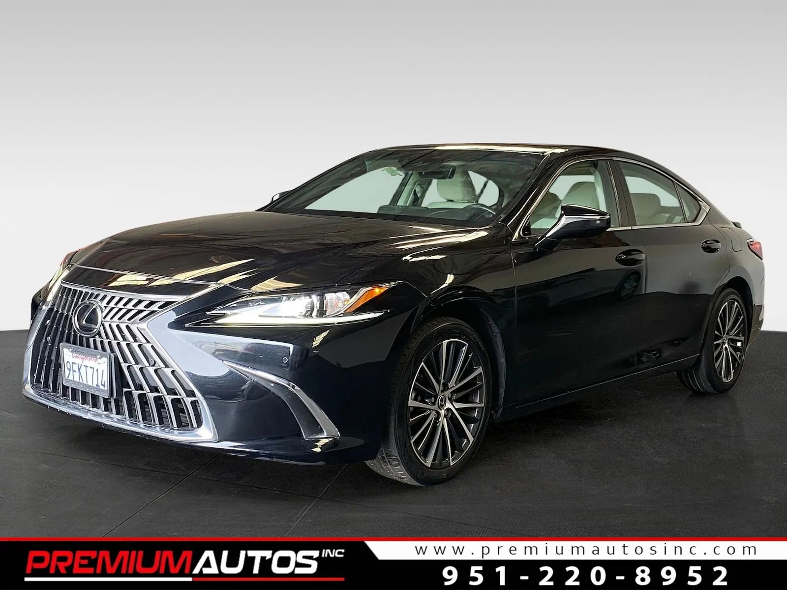 Used 2023 Lexus ES 300h w/ Premium Package image 1