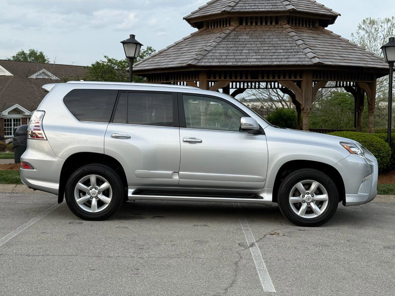Used 2015 Lexus GX 460 w/ Comfort Package image 4