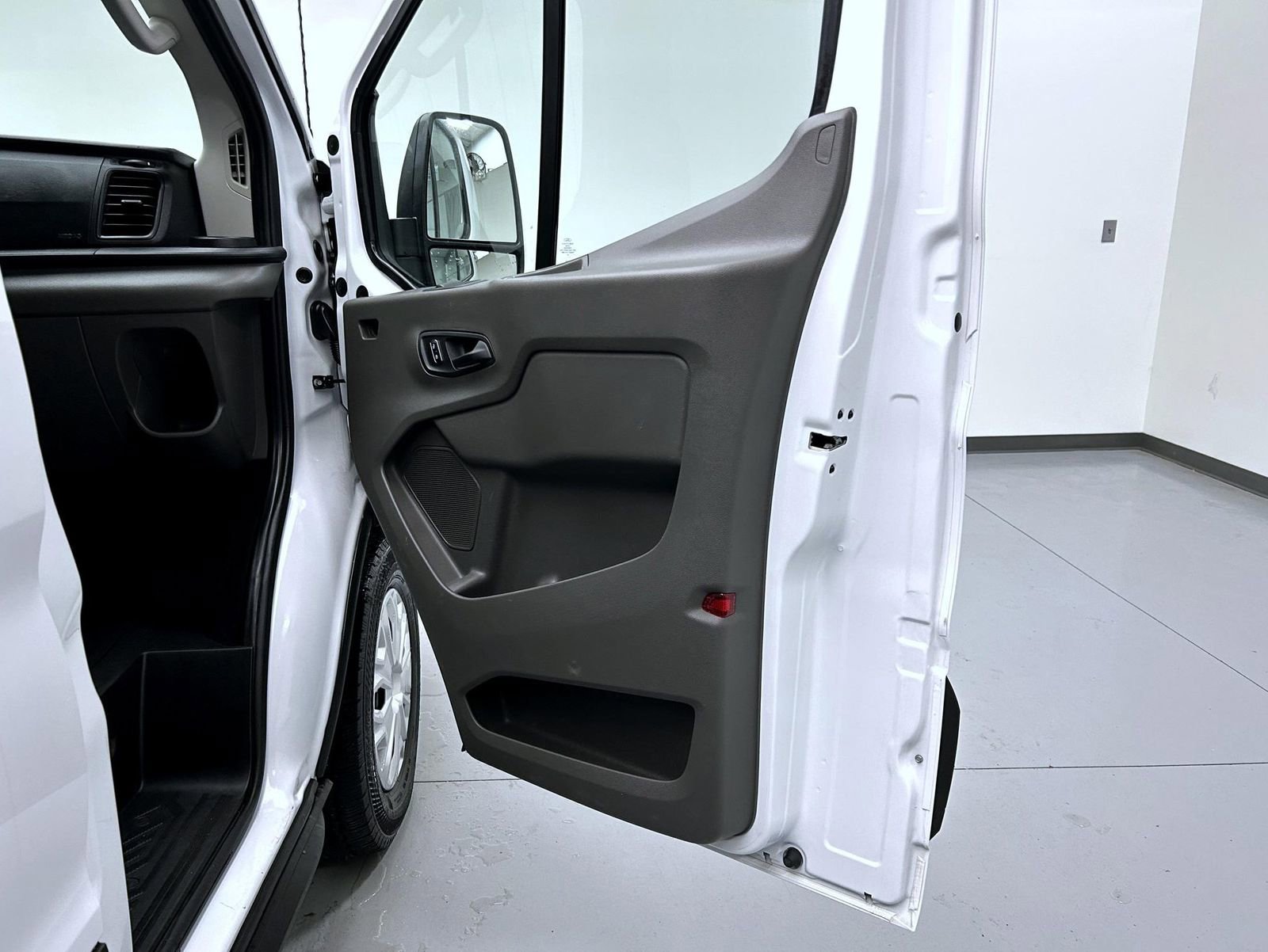 Used 2024 Ford Transit 350 XLT RWD image 16