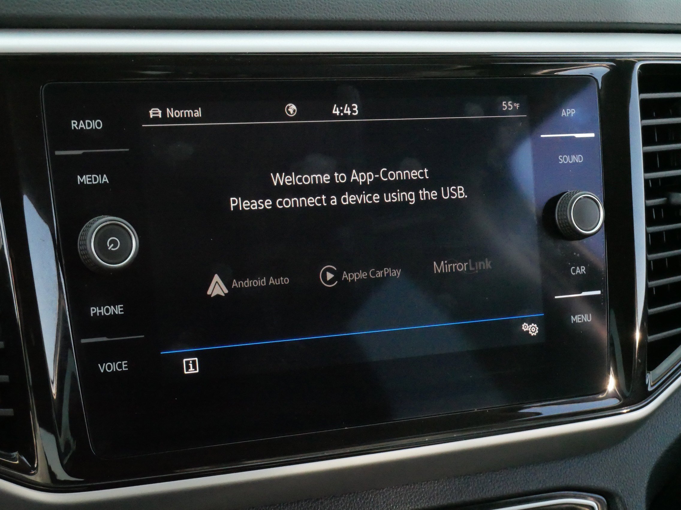 Certified 2023 Volkswagen Atlas SE image 22