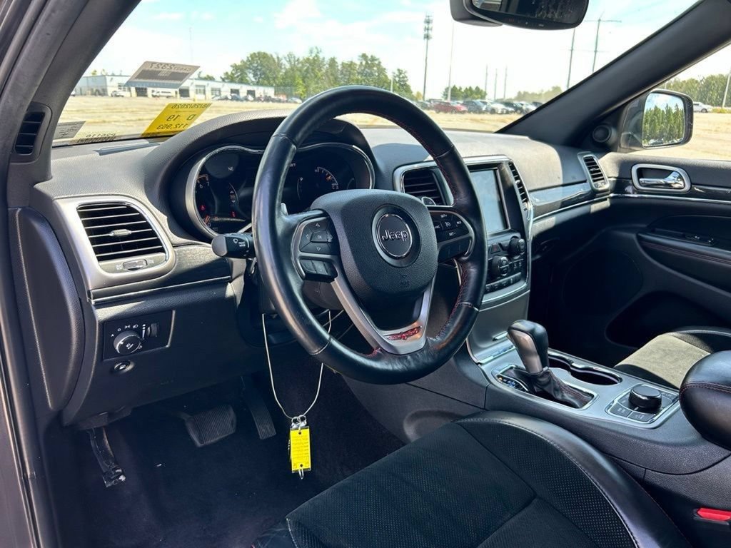 Used 2017 Jeep Grand Cherokee Trailhawk AWD/4WD image 9