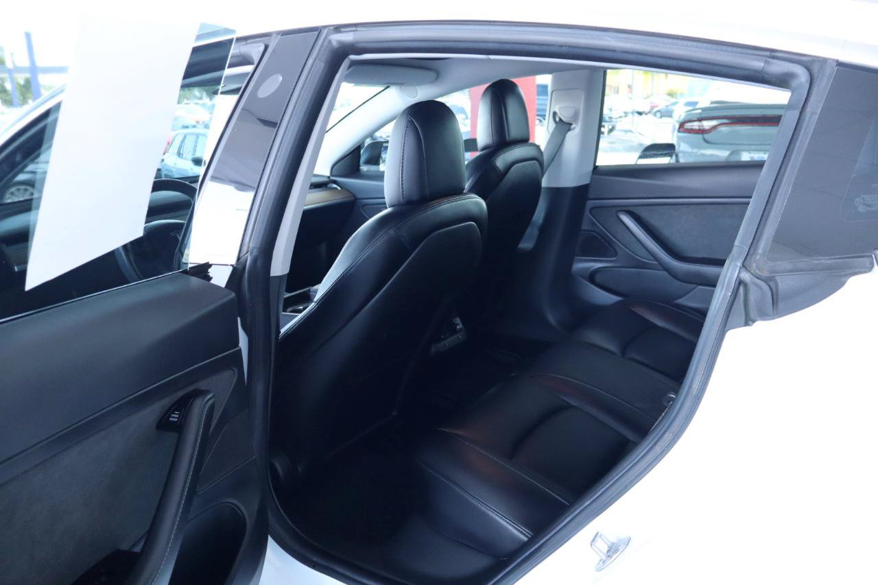 Used 2018 Tesla Model 3 Long Range RWD image 28
