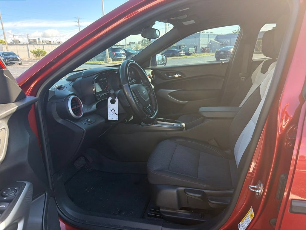 Used 2024 Chevrolet Trax RS FWD image 15