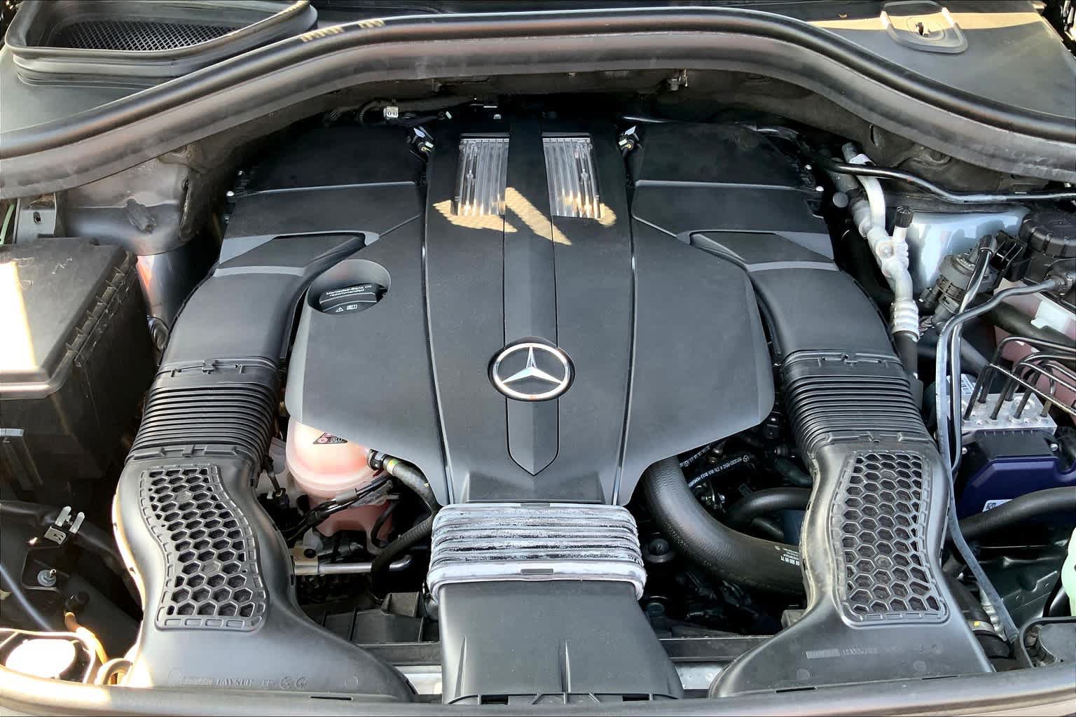 Used 2018 Mercedes-Benz GLS 450 4MATIC image 32