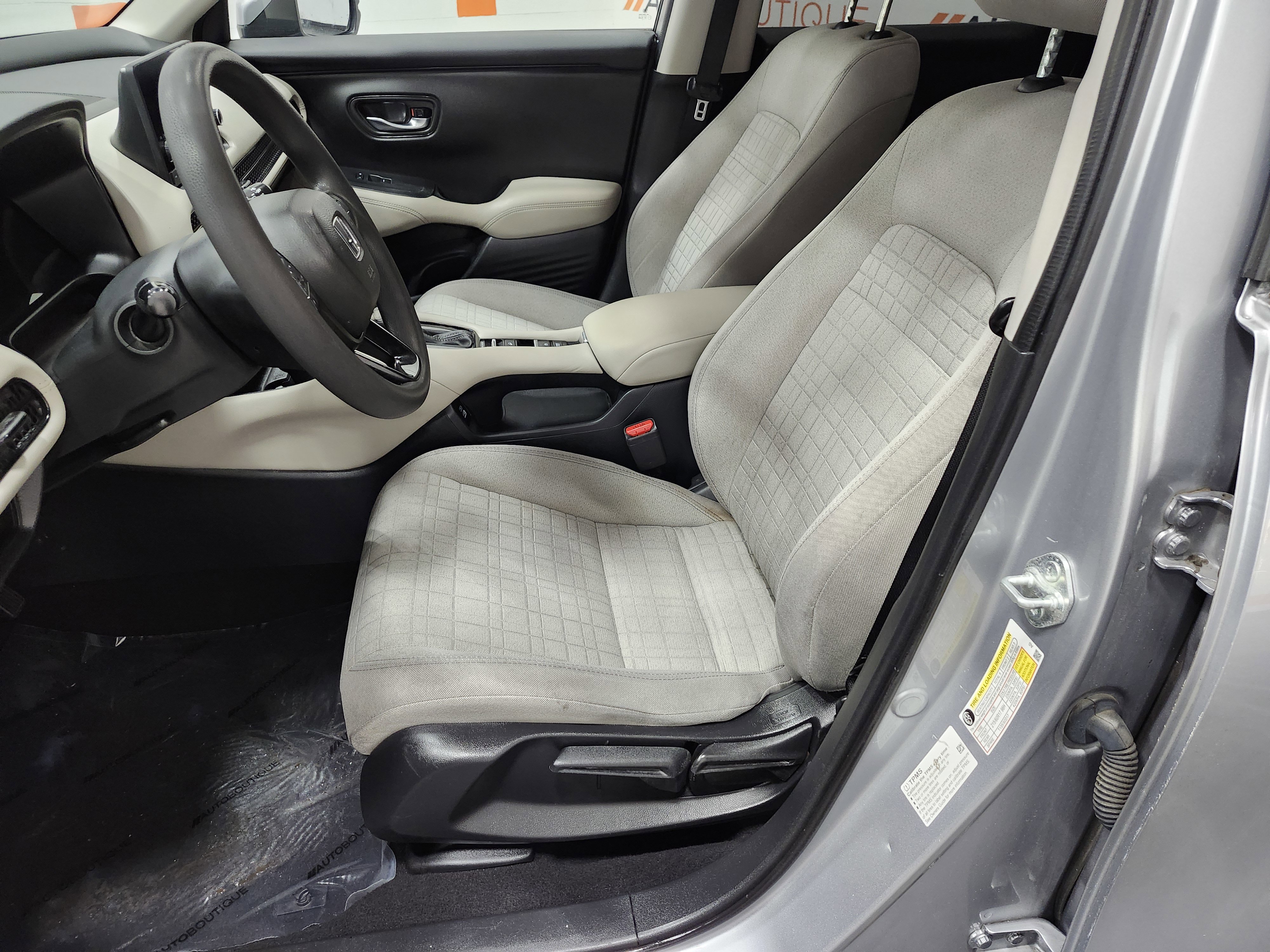 Used 2023 Honda HR-V LX image 22