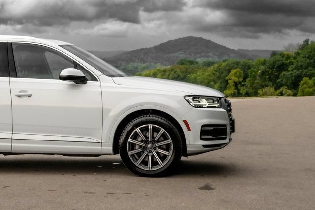 Used 2019 Audi Q7 3.0T Premium Plus w/ Premium Plus Package AWD/4WD image 3