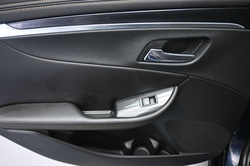 Used 2019 Chevrolet Impala LT FWD image 30
