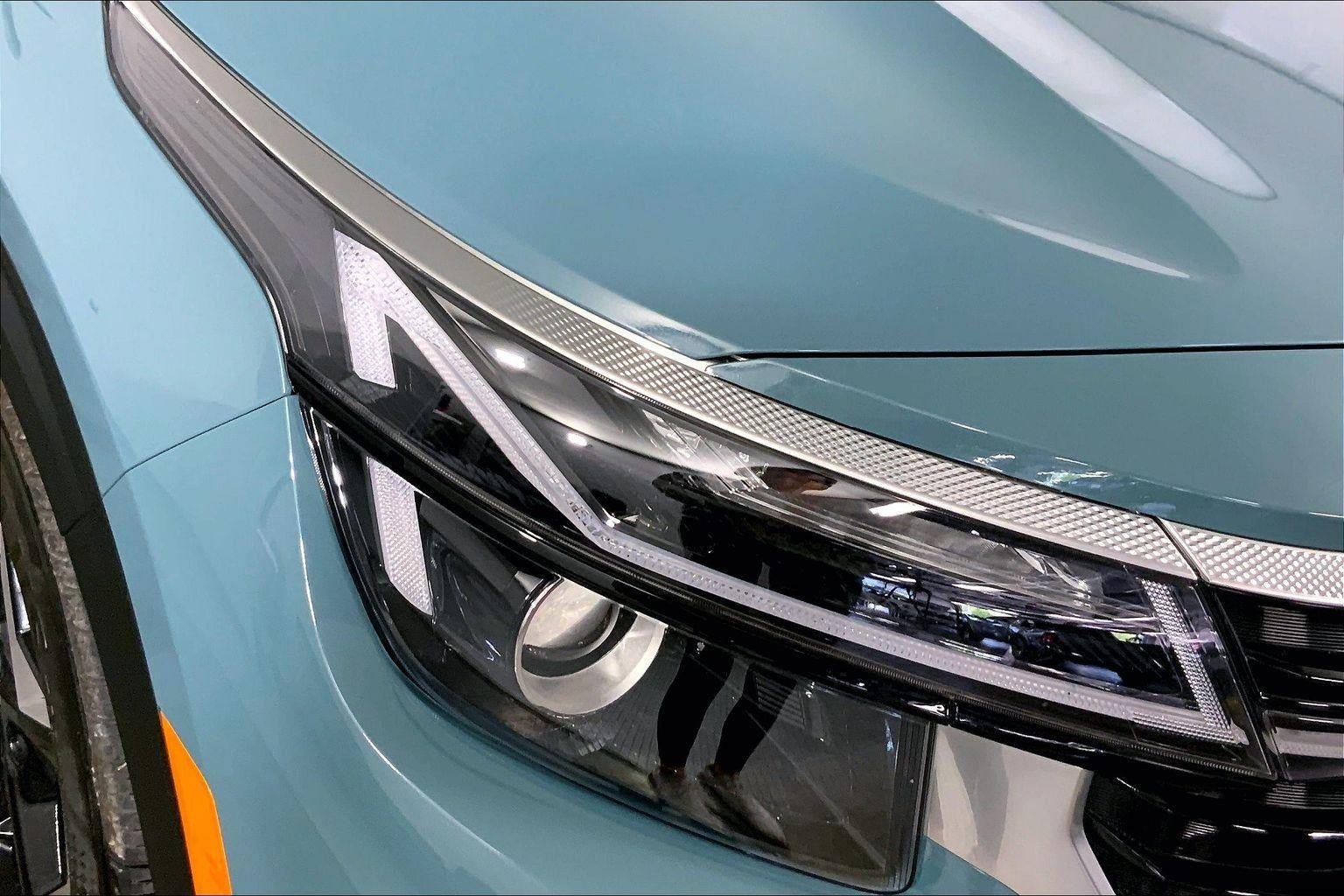 Certified 2025 Kia Seltos S FWD image 26