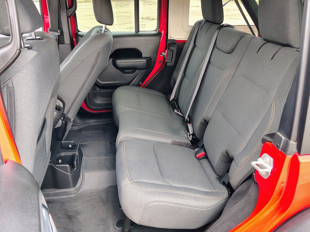 Used 2025 Jeep Wrangler Unlimited Sport AWD/4WD image 39