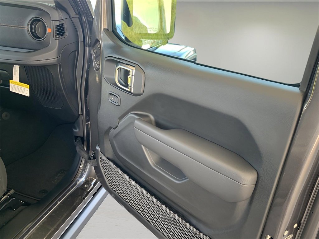 New 2025 Jeep Gladiator Mojave w/ Convenience Group image 41