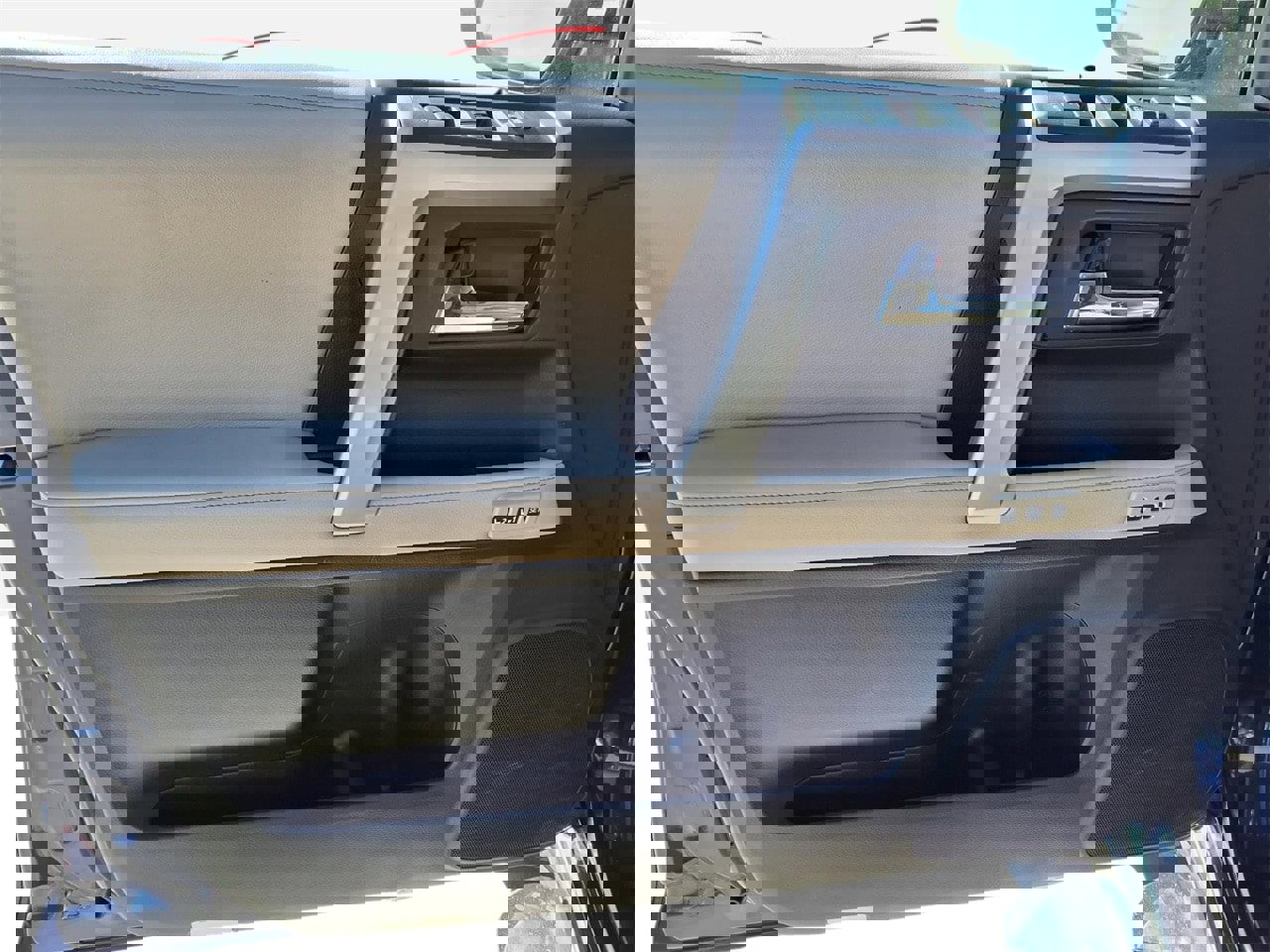 Used 2016 Toyota 4Runner Limited w/ Convenience Package image 13