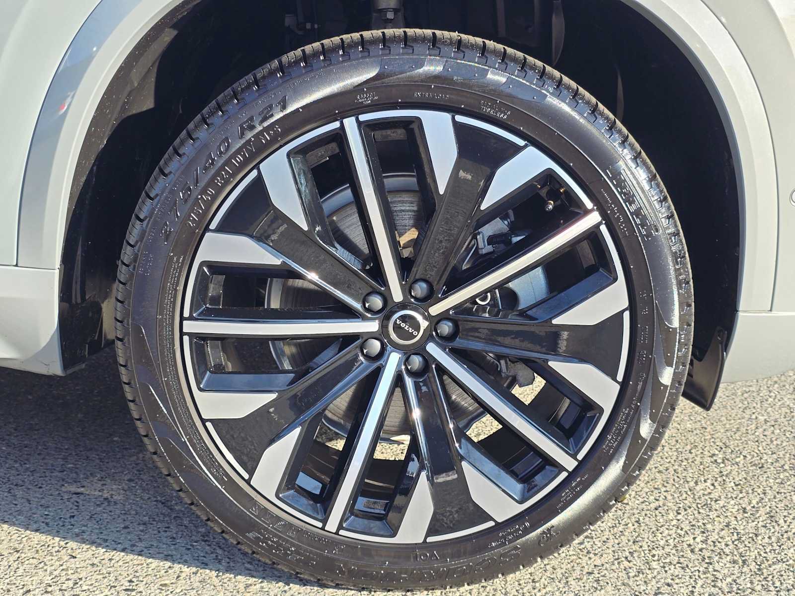 Used 2026 Volvo XC90 B6 Ultra w/ Protection Package AWD/4WD image 9